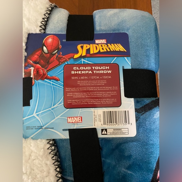 Marvel Spider-Man "Night Flight" Cloud Sherpa Throw  50" x 60", NIP - Picture 2 of 5